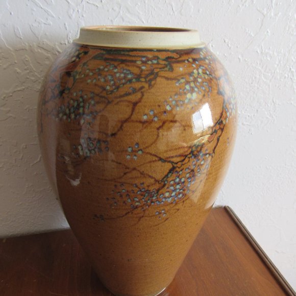 Vintage Brown and Blue Grapes Vase Signed - Picture 5 of 6